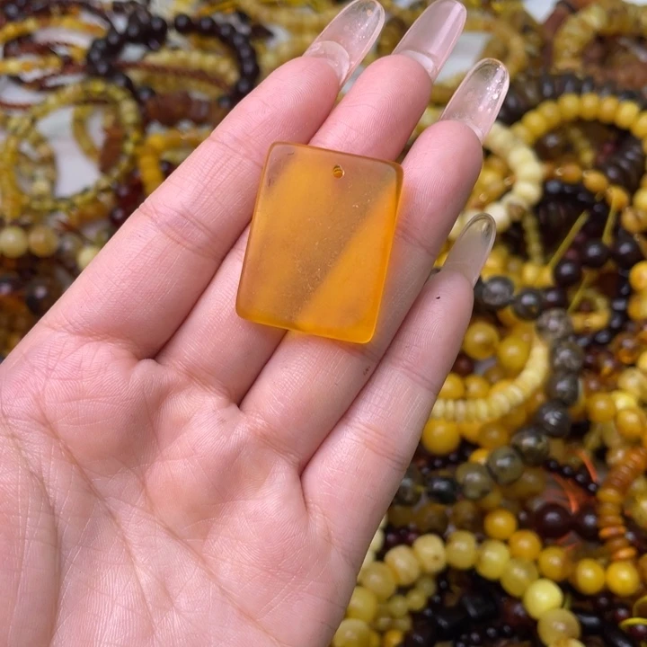 琥珀未镶嵌珠宝奇石