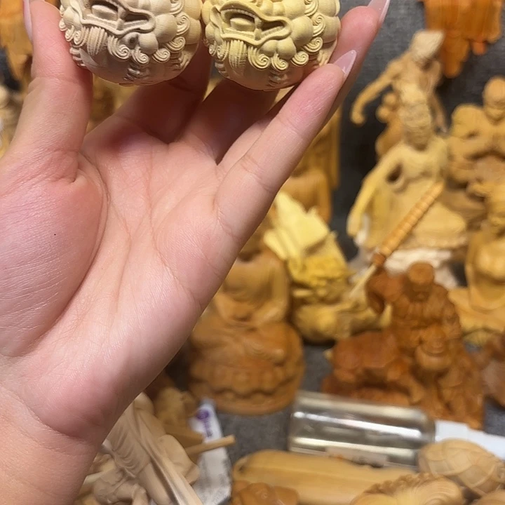 黄杨木黄杨木瑕疵貔貅手球