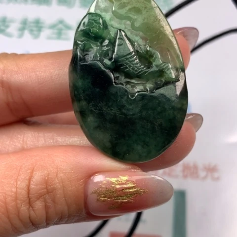 翡翠颈饰未镶嵌翡翠