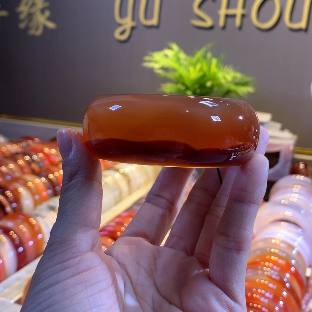 U***。玛瑙/玉髓未镶嵌手镯拍4