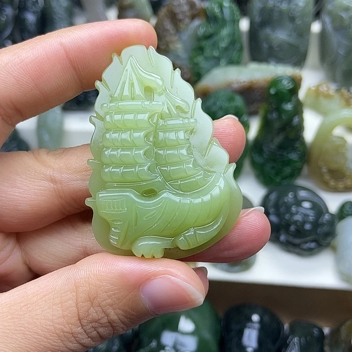 和田玉未镶嵌颈饰
