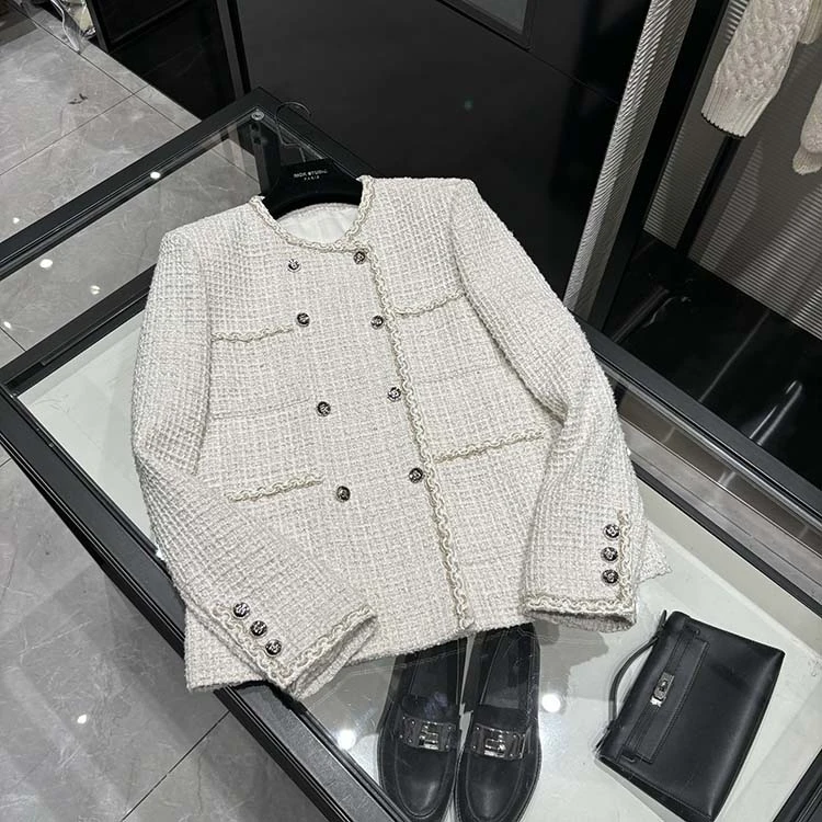 25年秋季款女装 法式时尚气质四口袋白色粗花呢外套-25W035