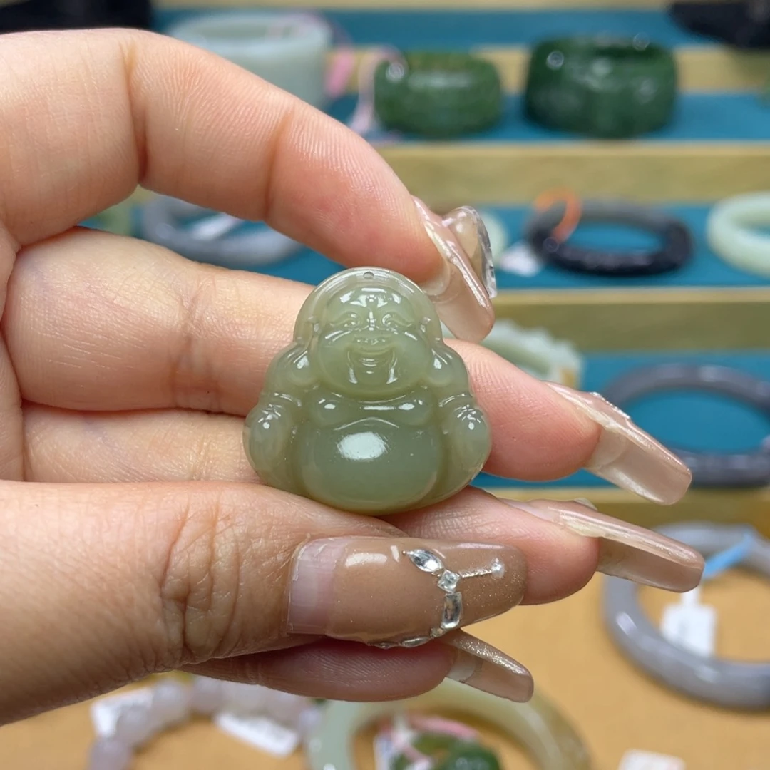 和田玉吊坠56圈口。编号48未镶嵌