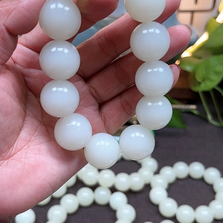 和田玉手串未镶嵌