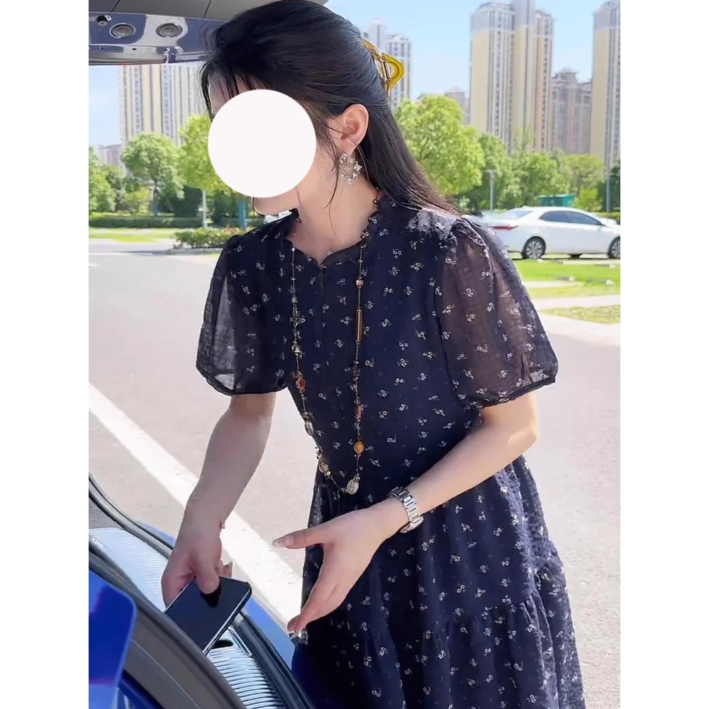 法式气质碎花V领短袖连衣裙女2025夏季新款收腰显瘦中长款a字裙子
