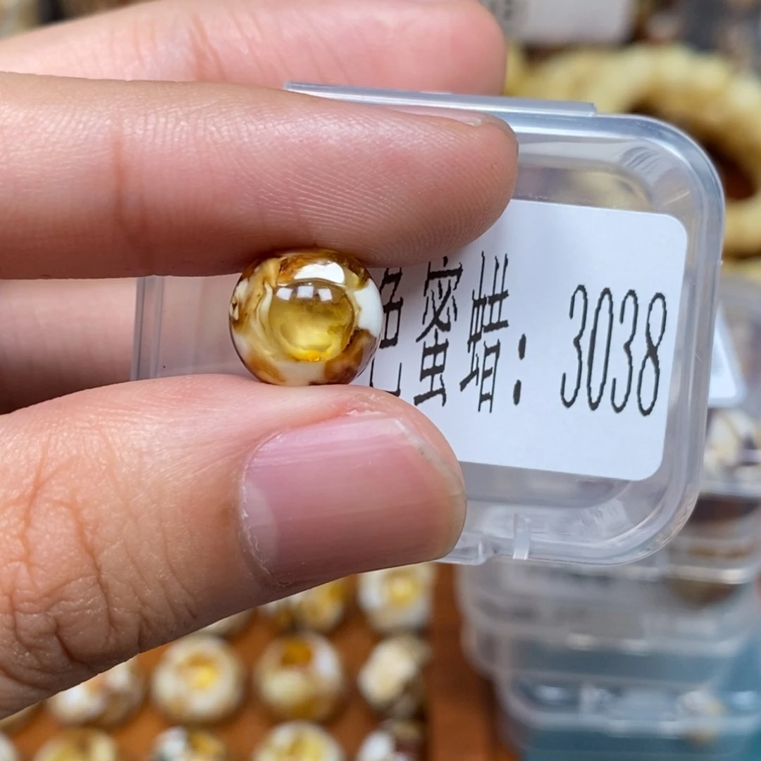 蜜蜡未镶嵌珠宝奇石3038