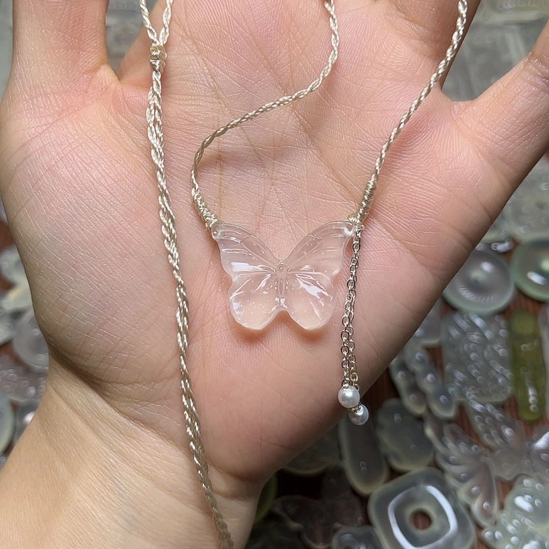 岫玉未镶嵌颈饰吊坠