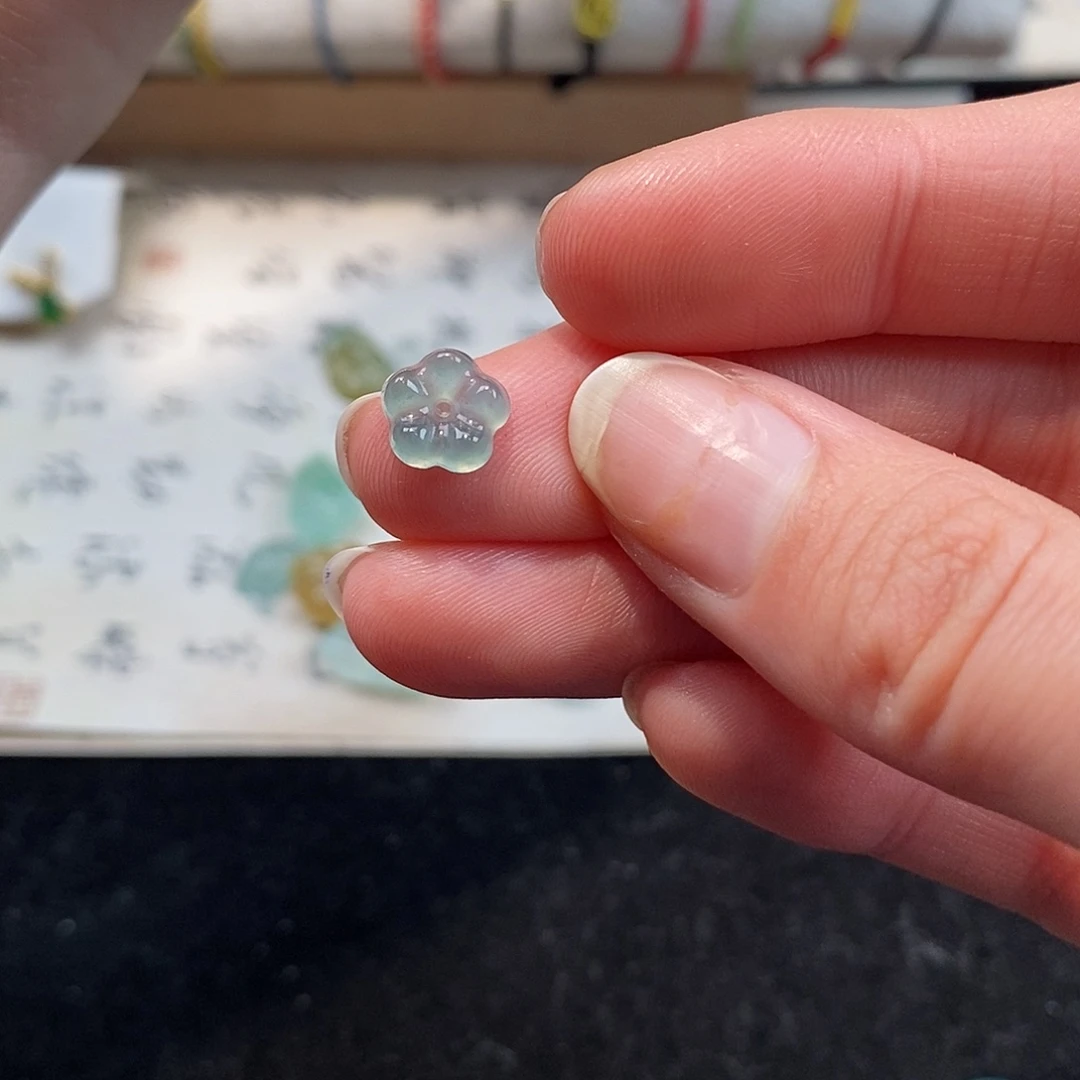 翡翠颈饰未镶嵌天然翡翠