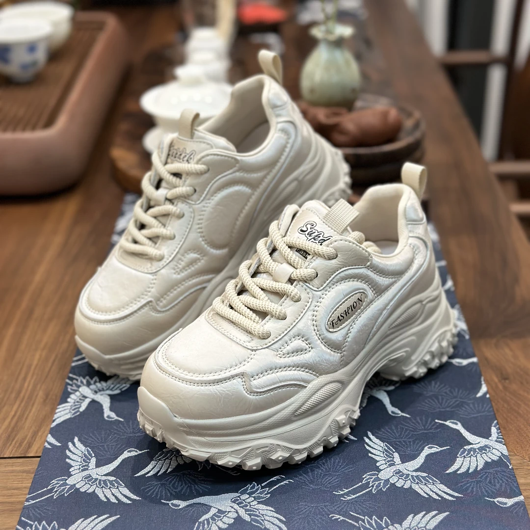 大爆款特惠引流，超轻榴莲底老爹鞋巨巨巨舒服显脚小百搭。