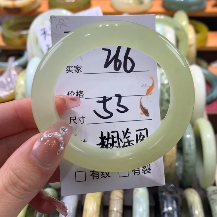 未镶嵌蛇纹石玉手镯糊*图