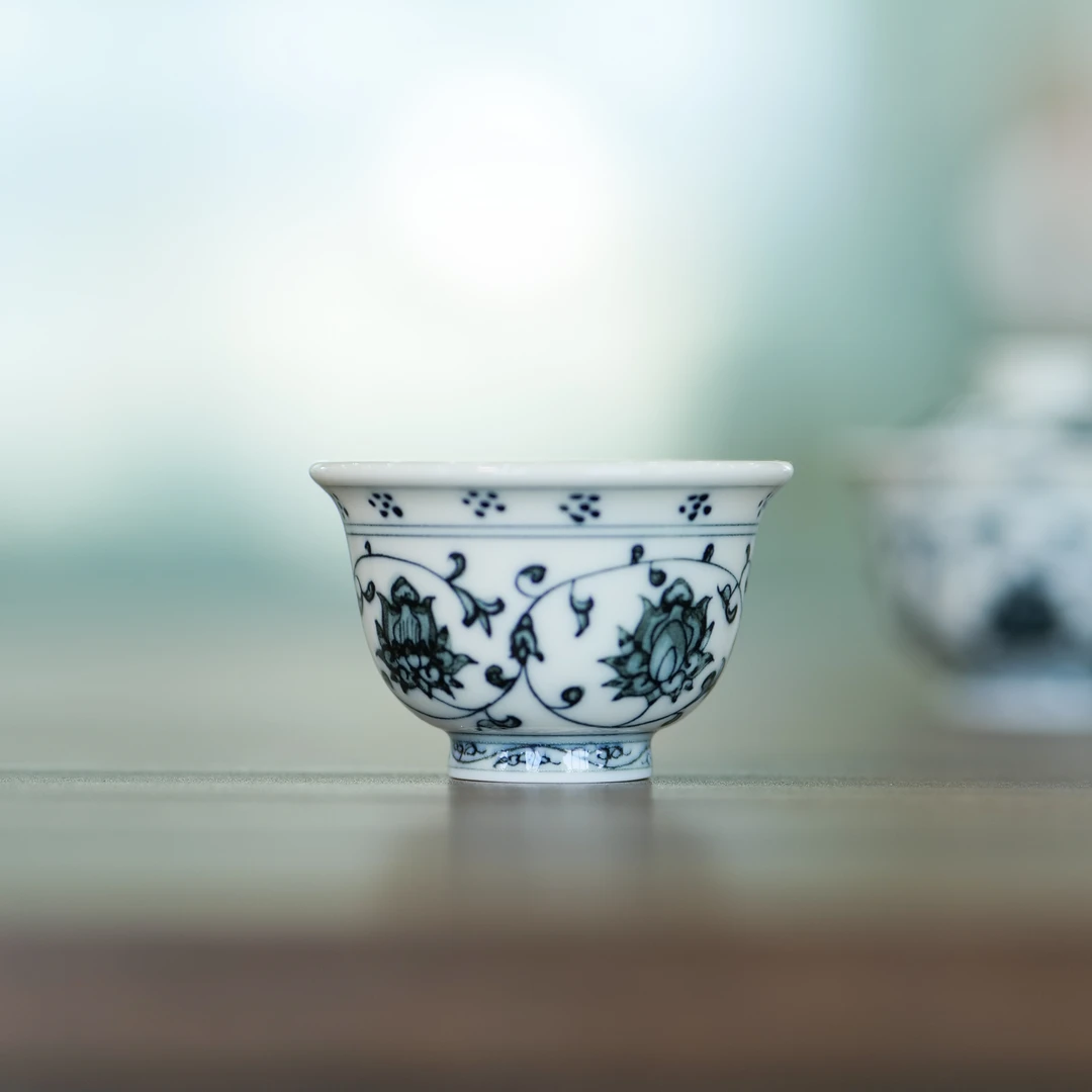 LQT0115 山怂 立勤堂二号釉青花缠枝莲迷你压手杯