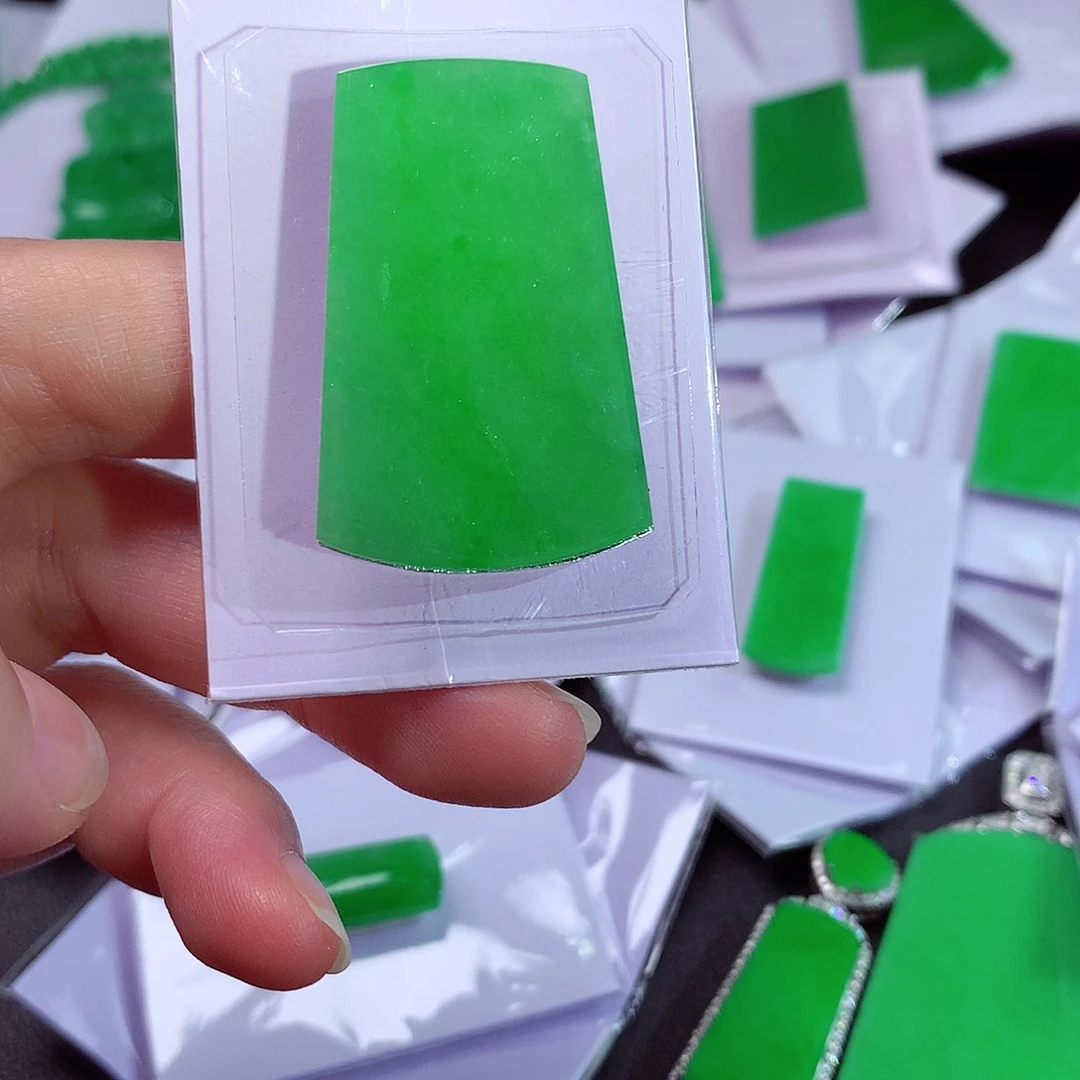 吊坠(赠链)未镶嵌翡翠天然翡翠