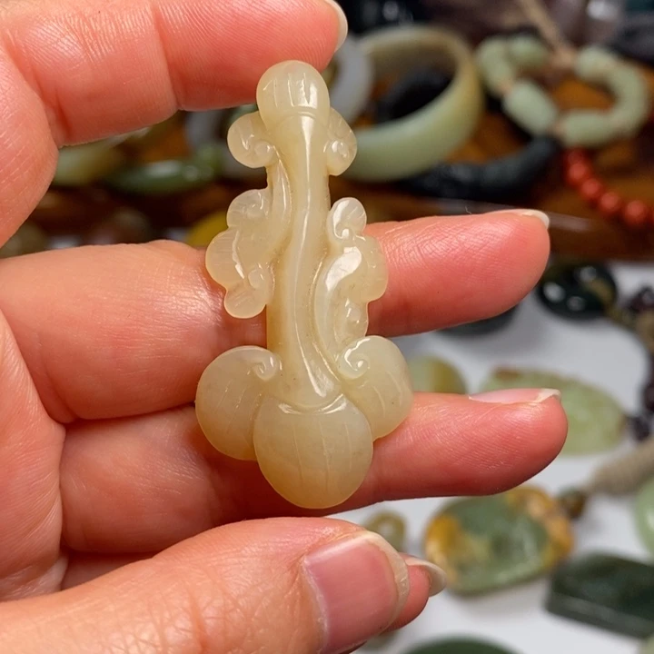 岫岩河磨玉（透闪石质玉）未镶嵌手链