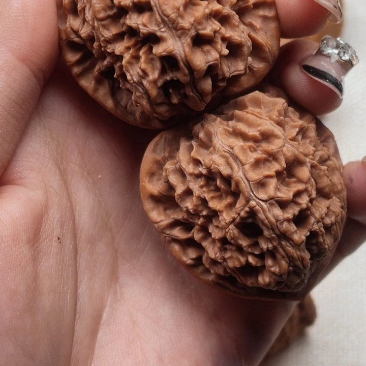 忆***年把件文玩核桃40水龙纹文玩核桃