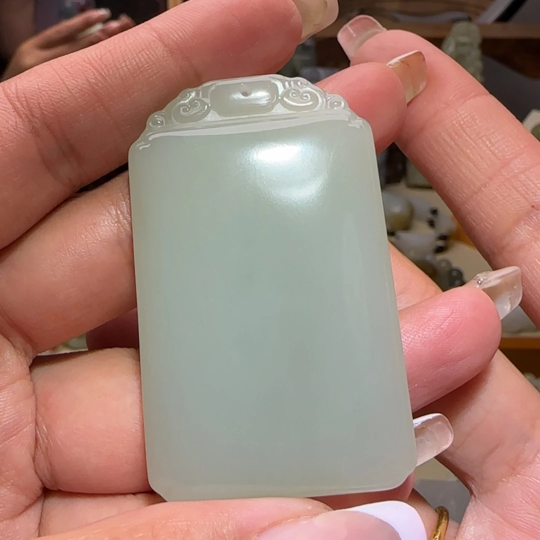 哈***羊和田玉未镶嵌颈饰