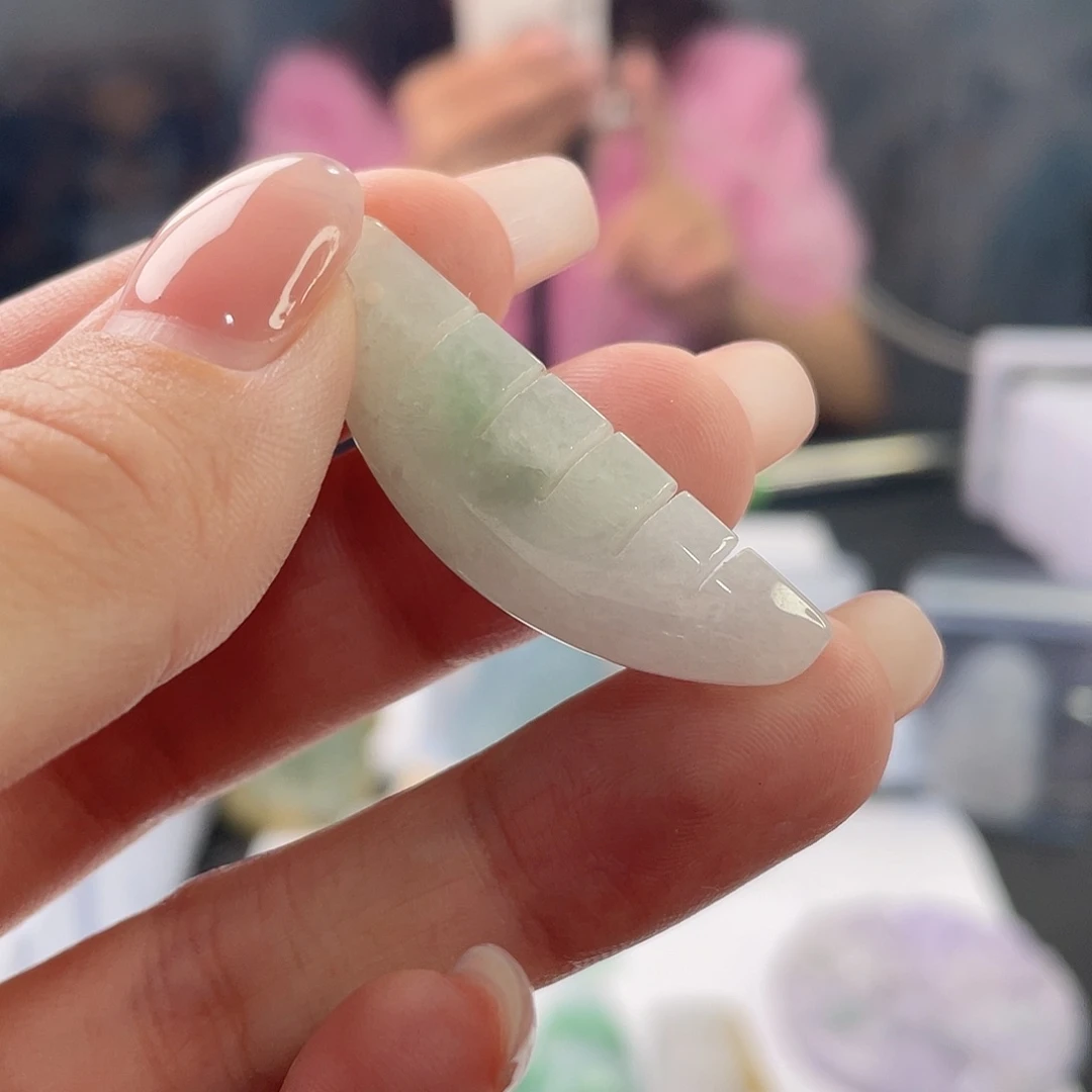 翡翠未镶嵌吊坠(不含链)挂件