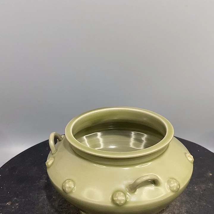 越窑三系罐造型美观