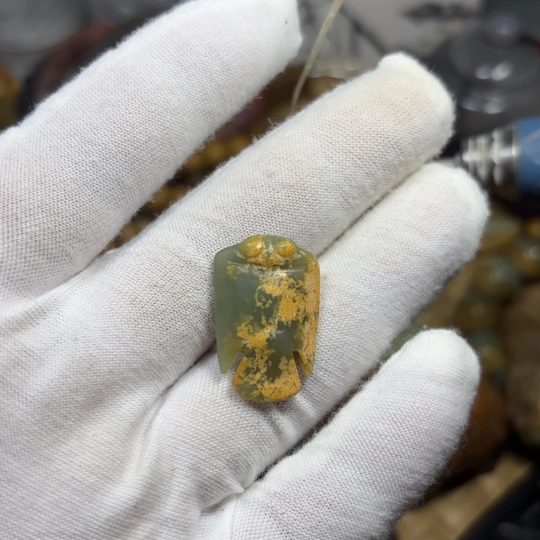 岫岩河磨玉（透闪石质玉）颈饰未镶嵌