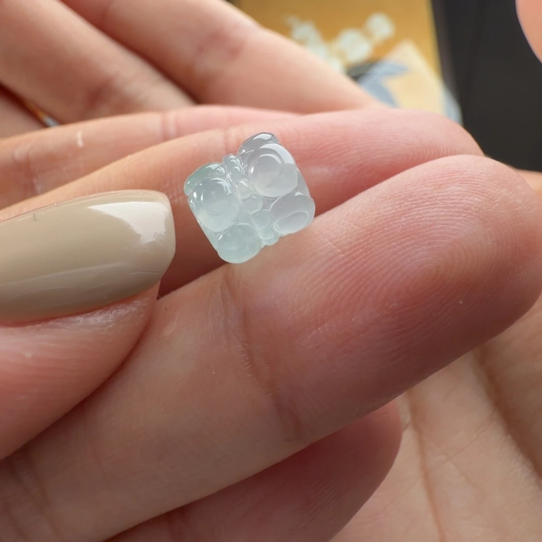 桂***幺翡翠散珠翡翠散珠