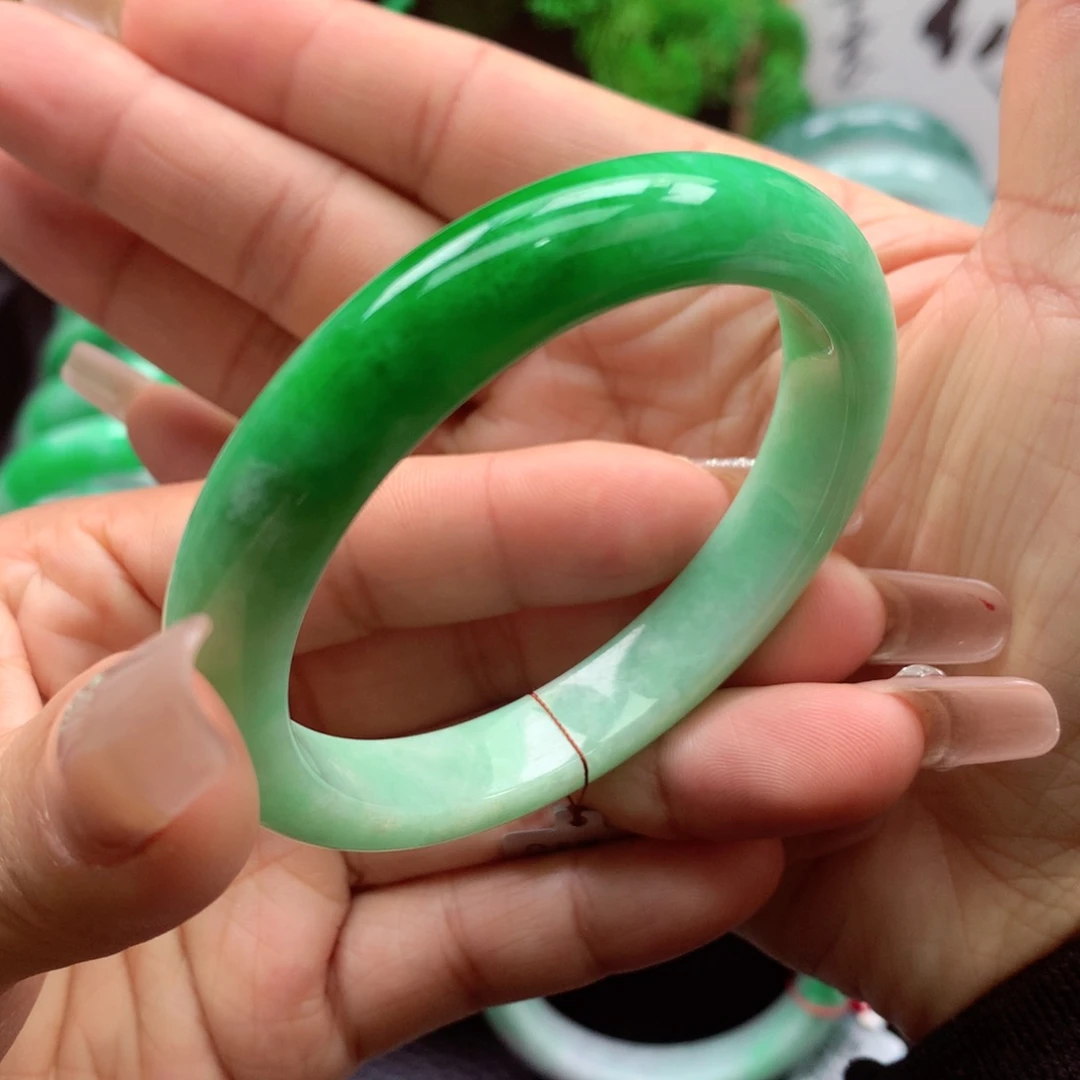 未镶嵌手镯翡翠缅甸