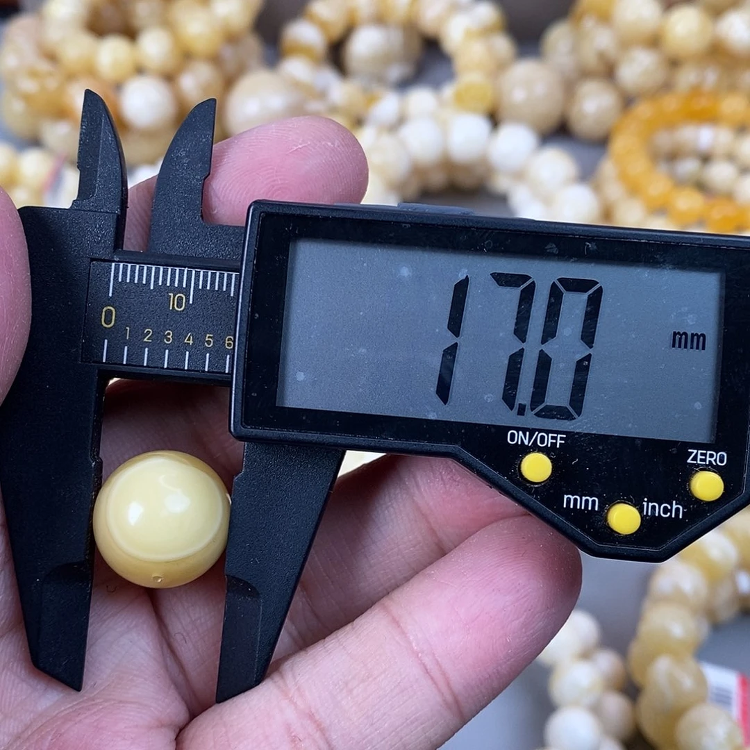 蜜蜡未镶嵌珠宝奇石2.8g轻微花粉