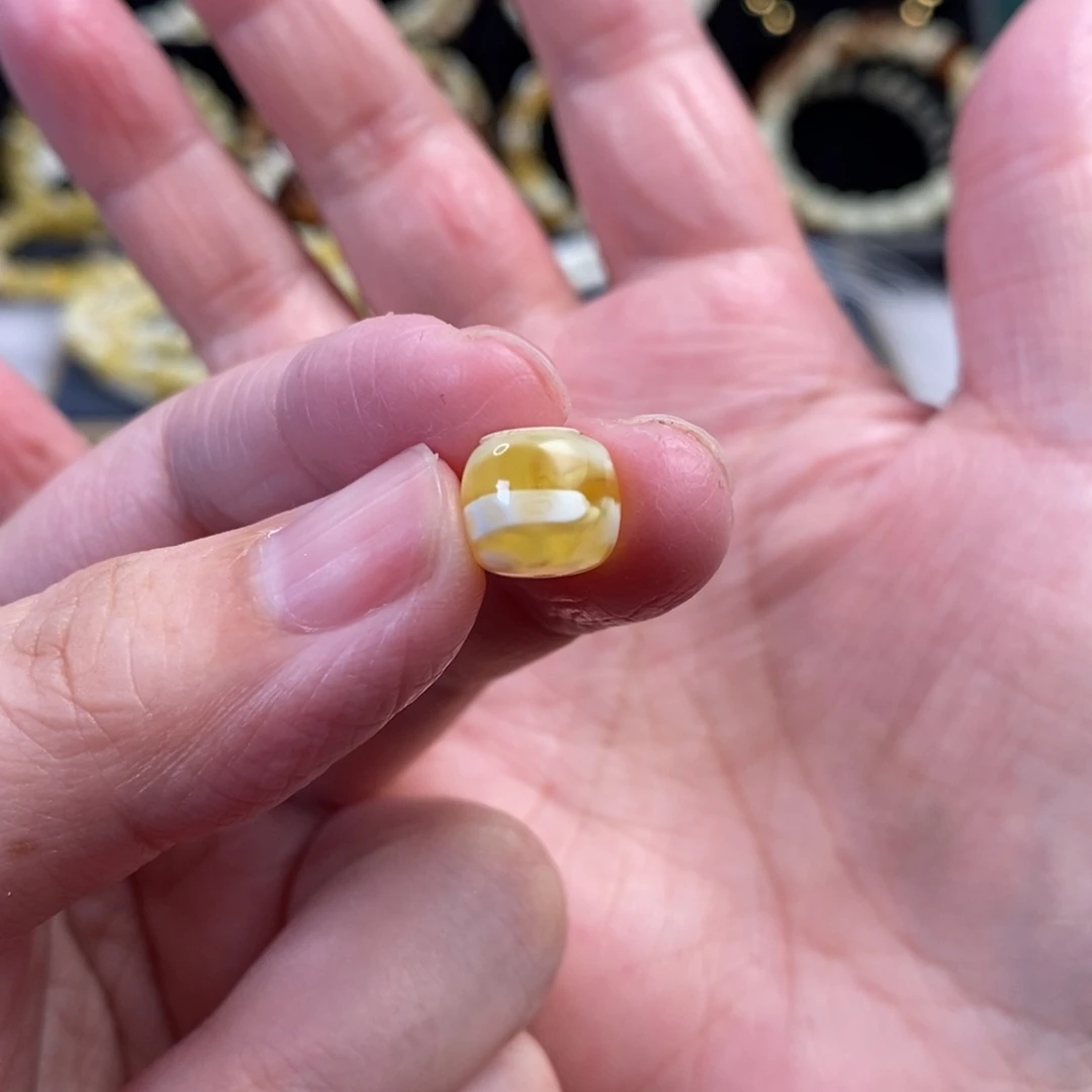 裸石蜜蜡未镶嵌金瓷白溶洞妖花老型单珠9.7