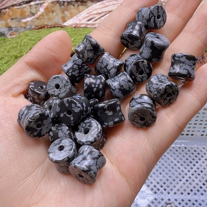 水晶珠宝半成品未镶嵌雪花黑曜剁珠一颗