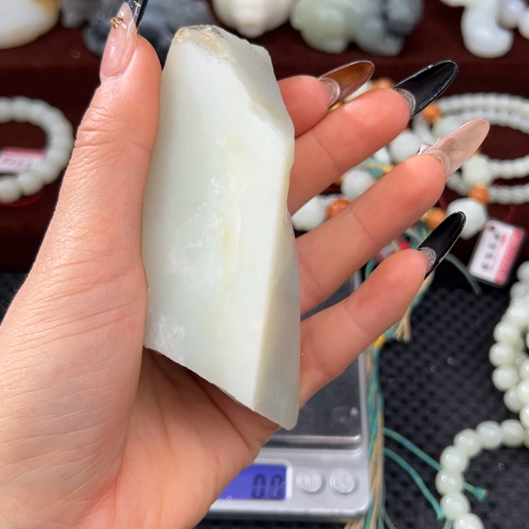 和田玉未镶嵌珠宝半成品