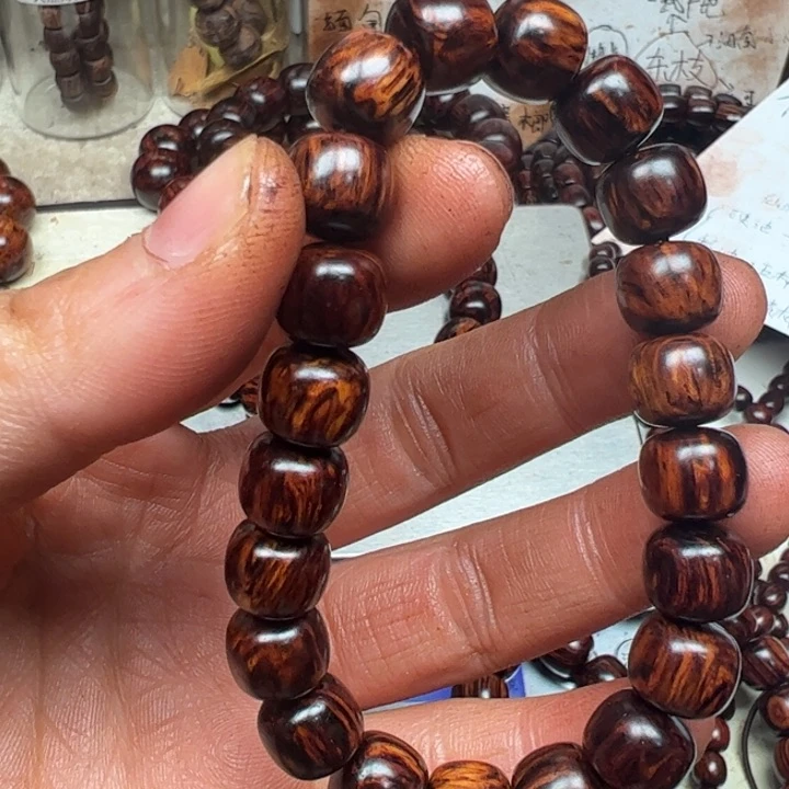 藤类海南红降10老型黑金底天花板