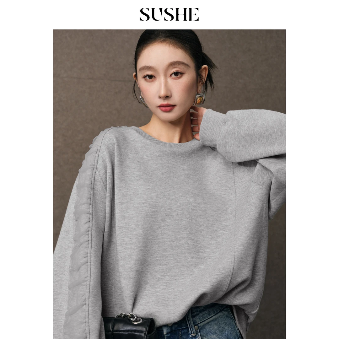 束皙SUSHE 静夕 休闲风手工抽褶网纱拼接套头卫衣灰色长袖上衣女