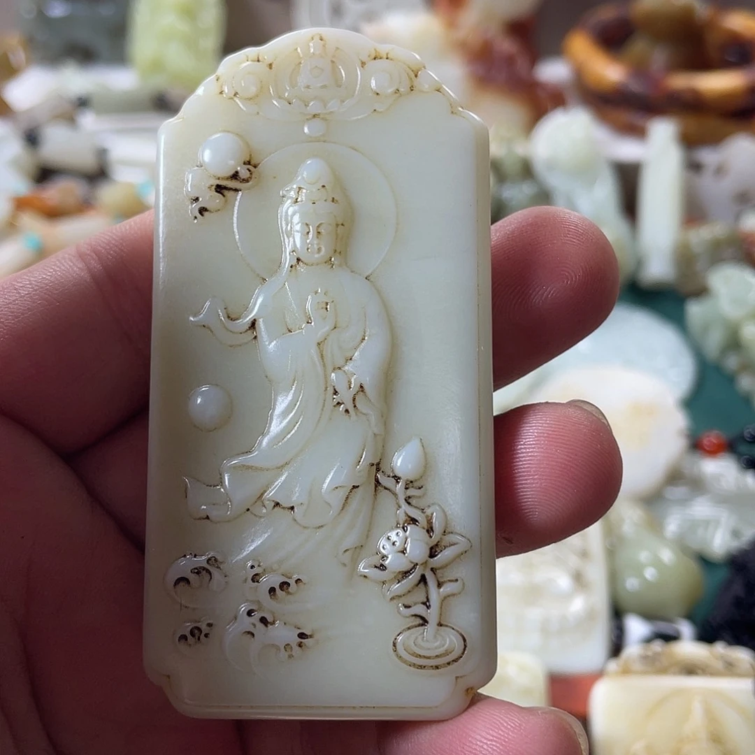 春***园和田玉未镶嵌颈饰