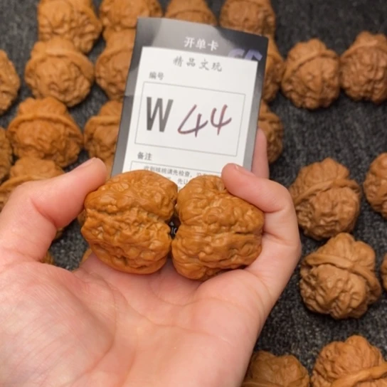 吊坠桃核A**洲我是第一百37