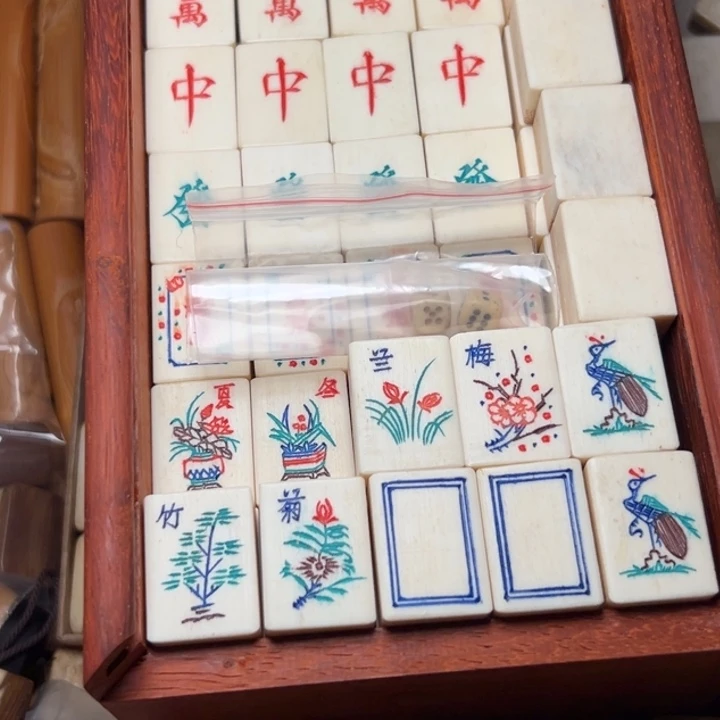 允***来实心竹雕刻手把件