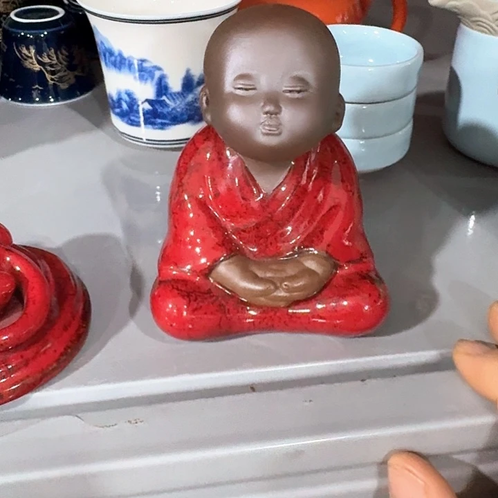 主人杯一个，瓷。。品茗