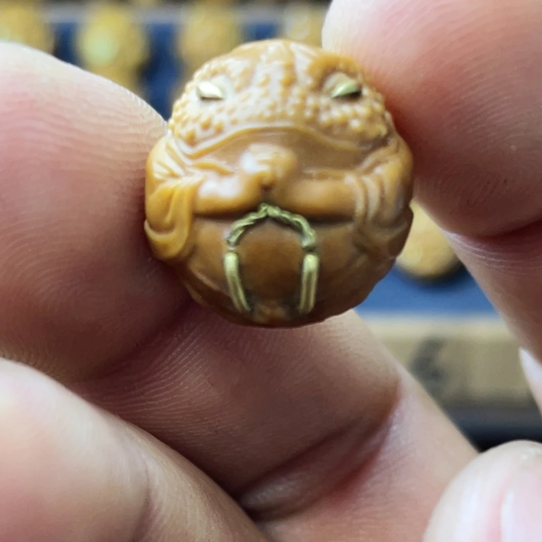 猴头核桃吊坠文泰