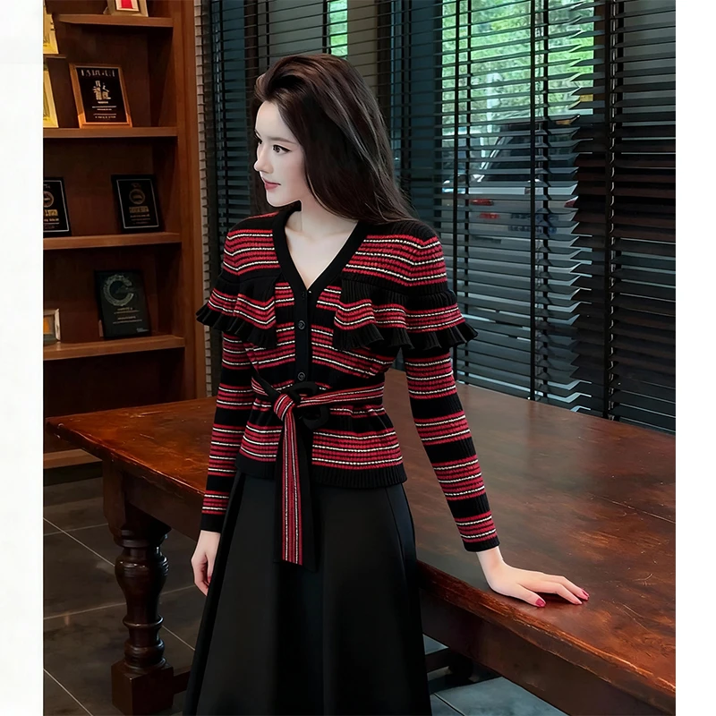 2025秋季新款洋气设计感小众超好看撞色条纹披肩假两件针织衫女装