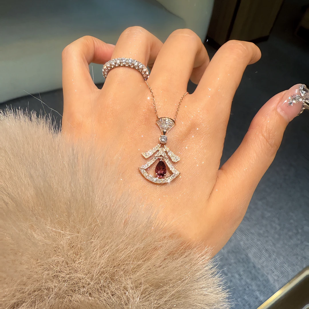 QANNA【红色裙子】18K金天然碧玺轻奢百搭灵动钻石裙子项链锁骨链AP