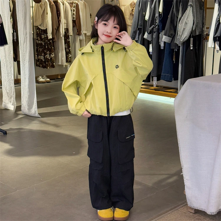 女童春装外套2025新款韩版连帽上衣中大童户外冲锋衣洋气裤子套装