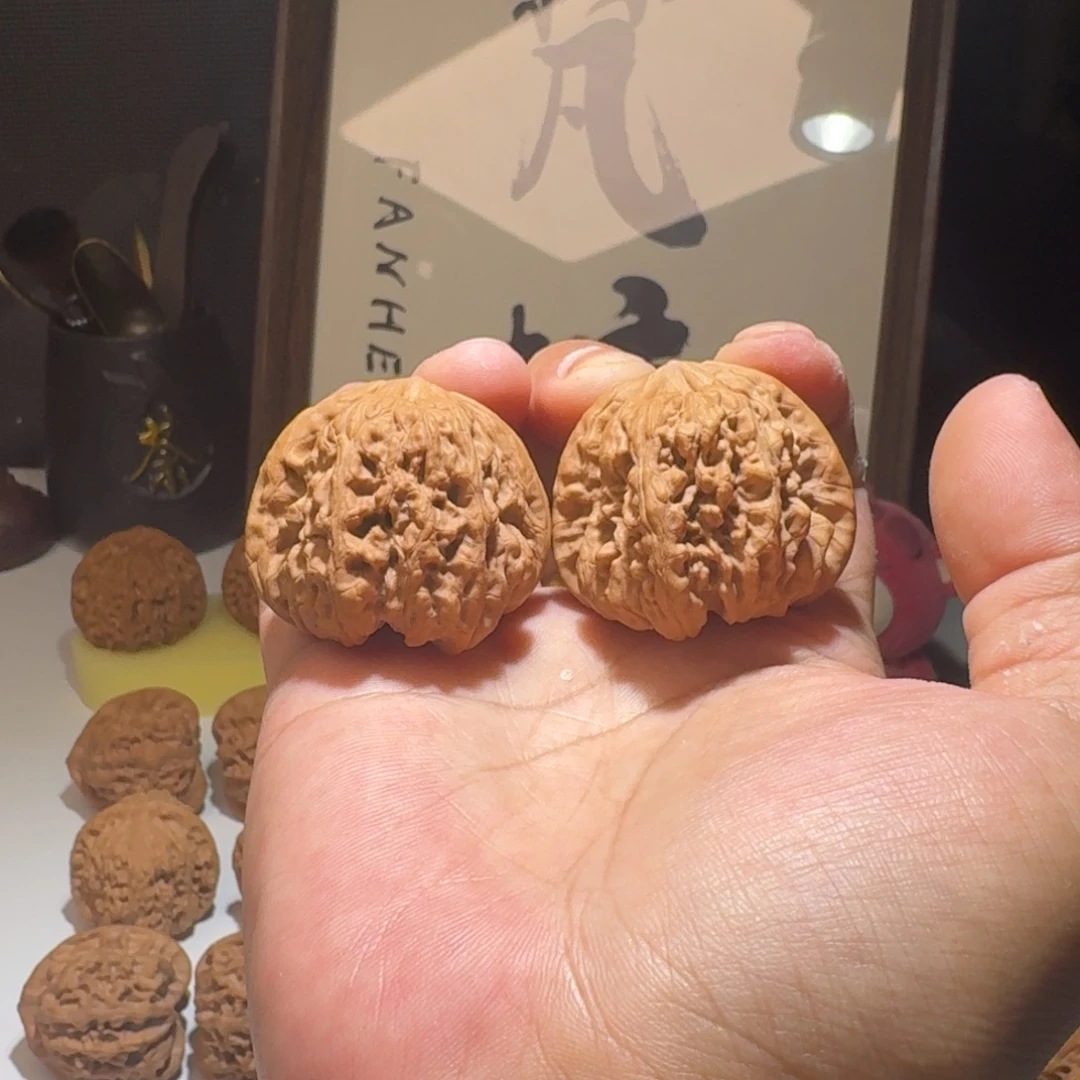 吊坠文玩核桃40尺寸平谷凹底狮子头