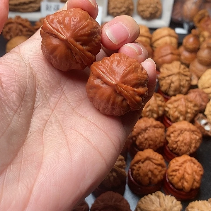 文玩核桃吊坠金蝉