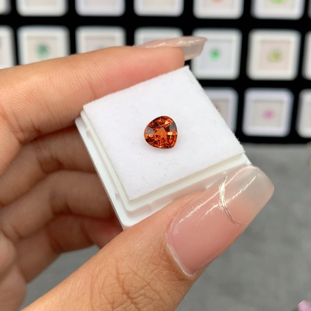 石榴石（芬达石）裸石未镶嵌