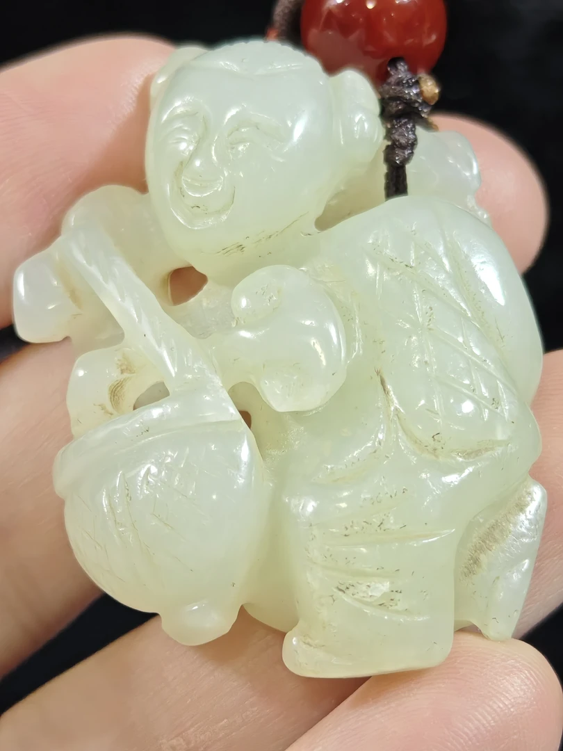 旧藏天然和田玉童子执莲玉佩挂件28克48*35*11mm