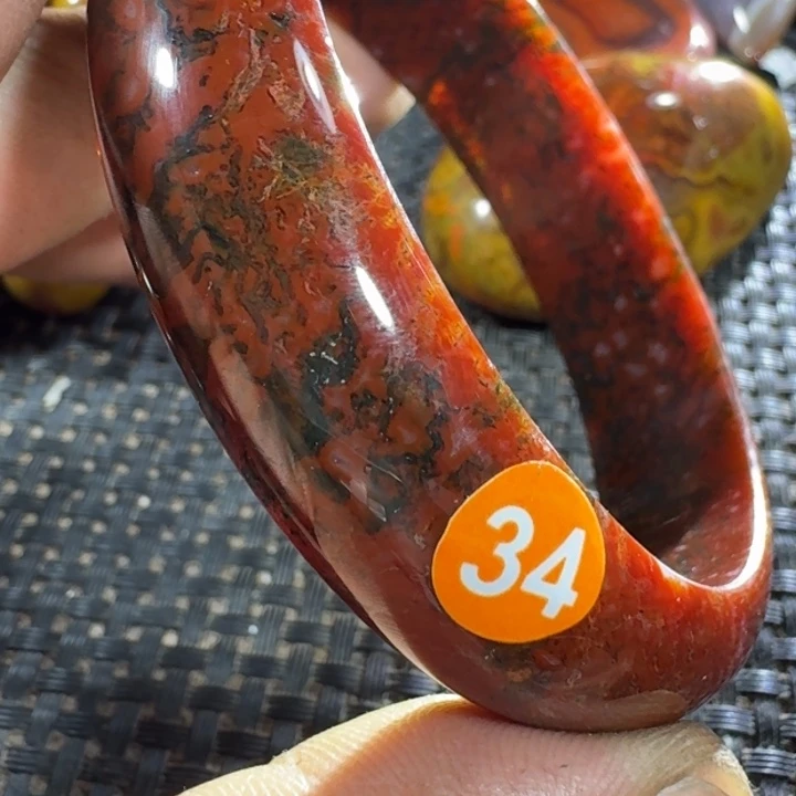 满***屋玛瑙/玉髓未镶嵌颈饰