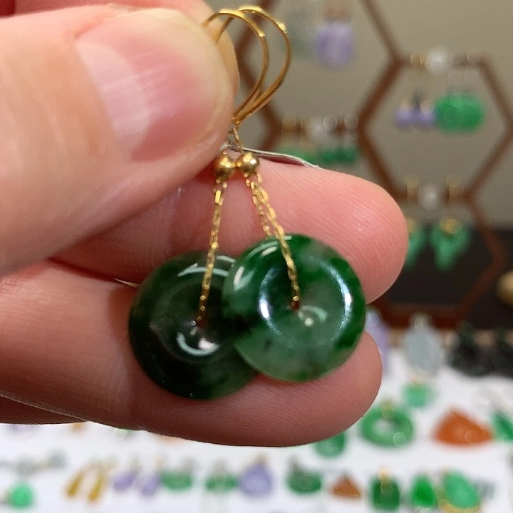 18K金镶嵌翡翠耳饰天然