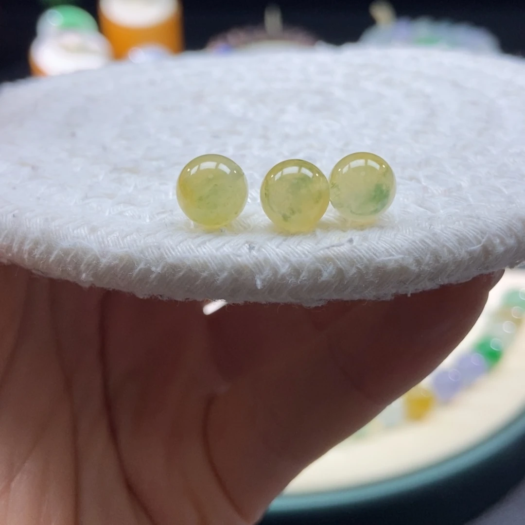 翡翠颈饰未镶嵌多样性发其一