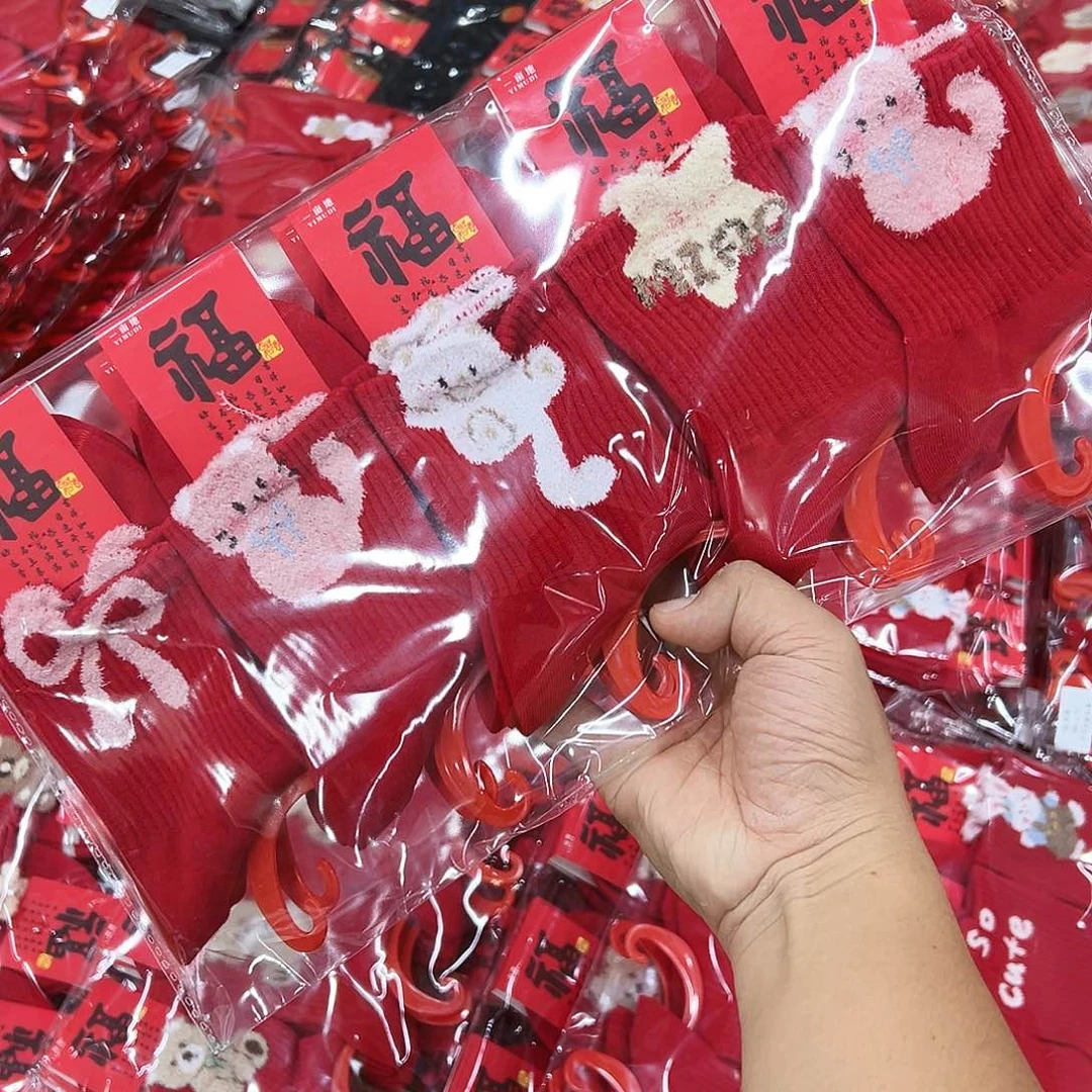 长绒棉女士中高腰一包红色袜子