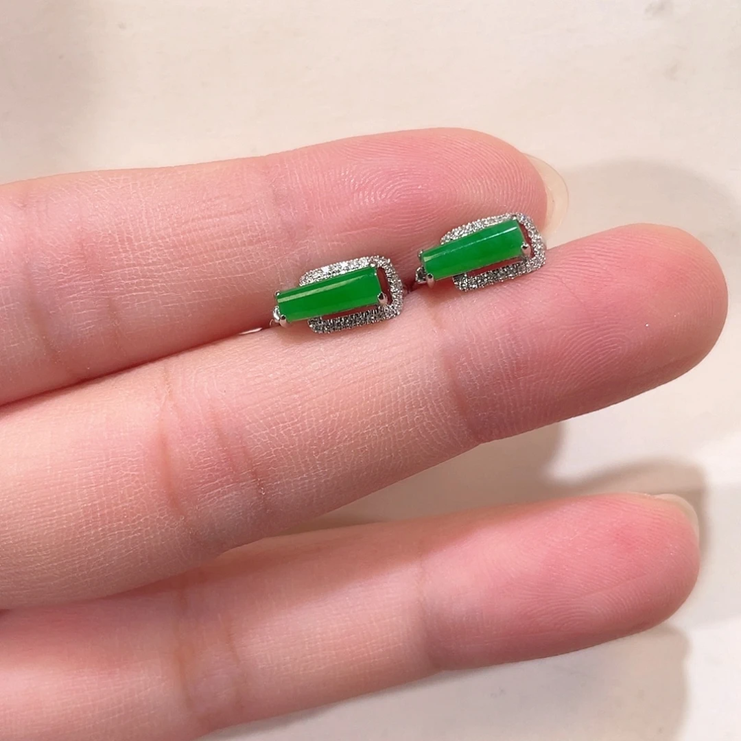翡翠18K金镶嵌耳饰南非钻