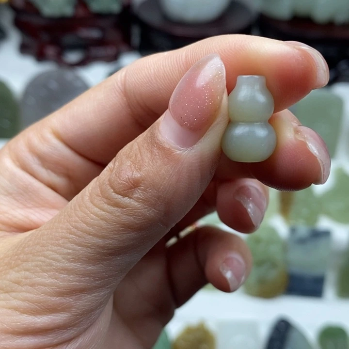 和田玉未镶嵌颈饰12