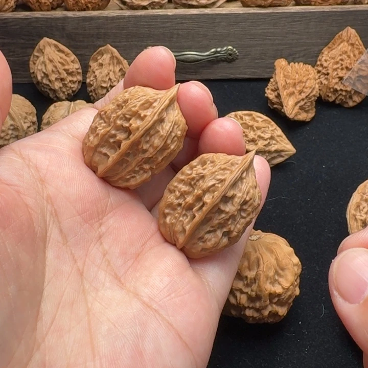 吊坠文玩核桃野生高尖鸡心25