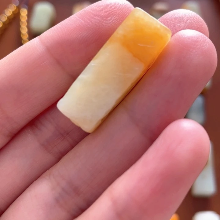 蛇纹石玉未镶嵌三通配饰1